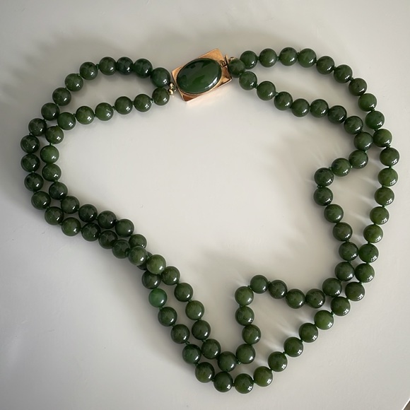 Jewelry - 18k Old Jade necklace